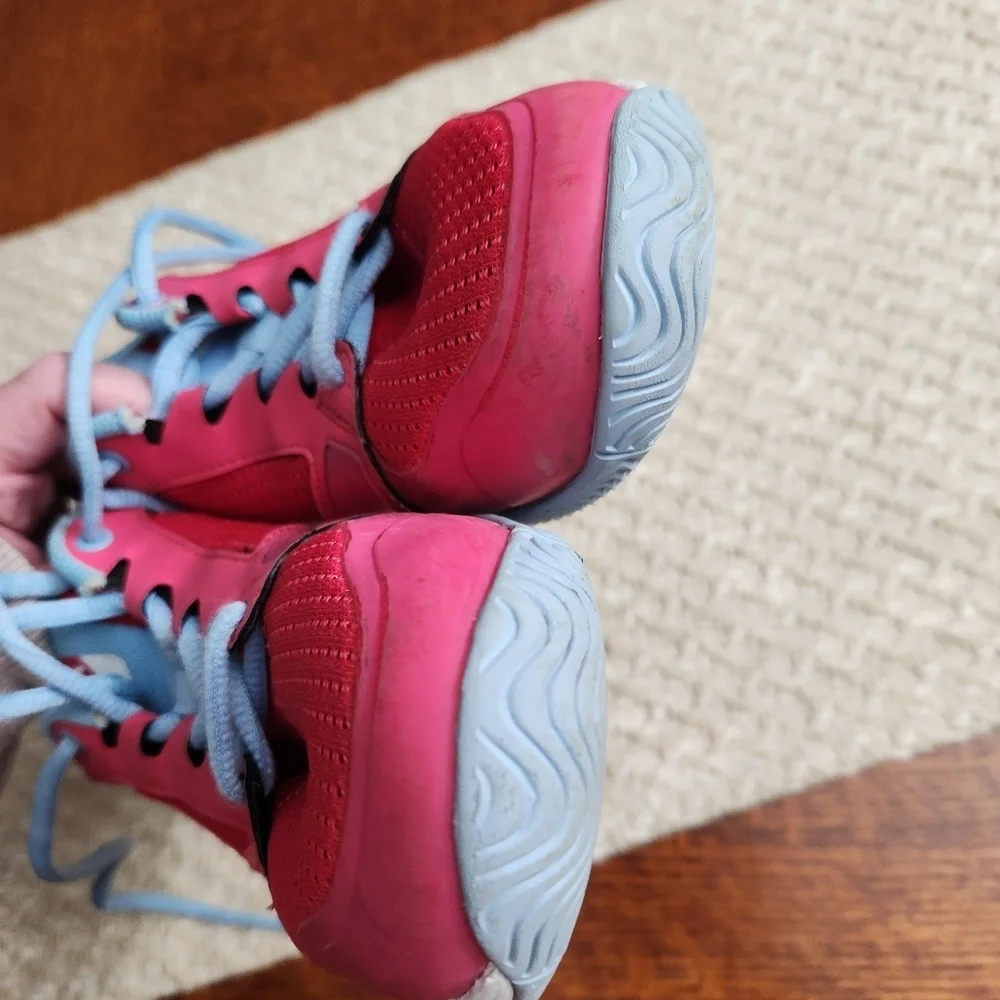 Girls Head tennis sneakers size 5.5